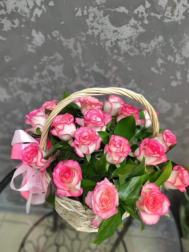 Цветочная композиция из Розы в корзине в Нижнее Казанище