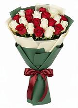 Букет Микс из красных и белых роз в Нижнее Казанище