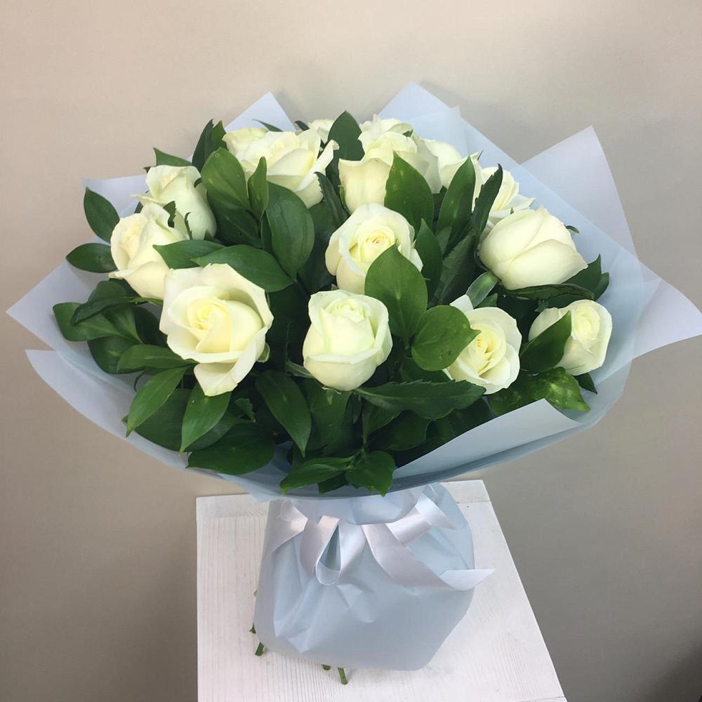 Букет 15 Белых роз Проуд в Нижнее Казанище