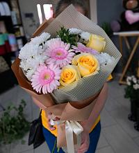 Букет цветов из:  Герберы, Розы и Хризантемы в Нижнее Казанище