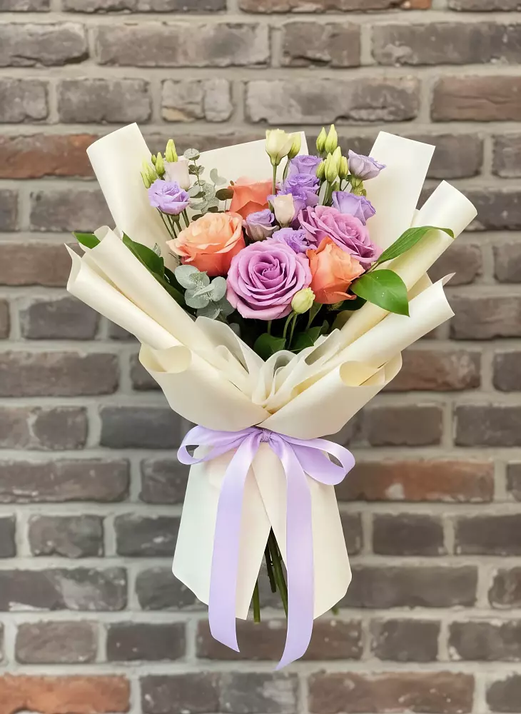 Букет цветов из: Лизиантусы и Розы в Нижнее Казанище