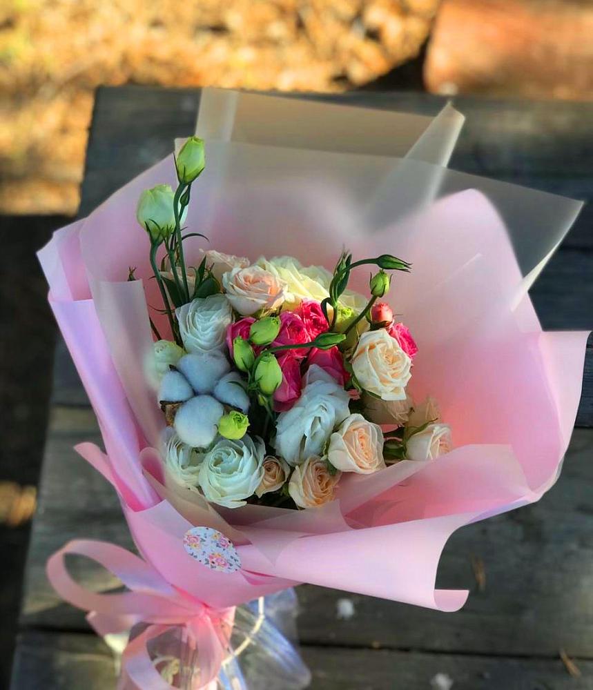 Букет цветов из: Розы и Лизиантусы в Нижнее Казанище