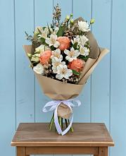 Букет цветов из:  Альстромерии, Лизиантусы, Розы и Хризантемы в Нижнее Казанище