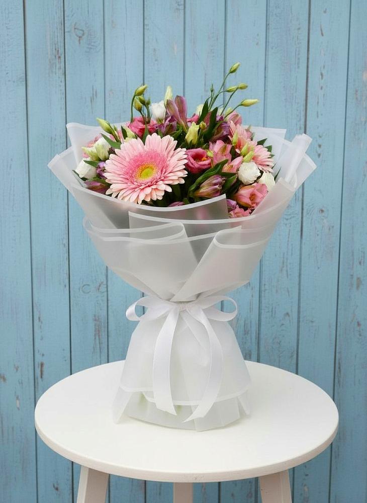 Букет цветов из: Герберы, Альстромерии и Лизиантусы в Нижнее Казанище