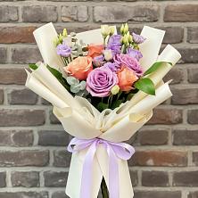 Букет цветов из:  Лизиантусы и Розы в Нижнее Казанище