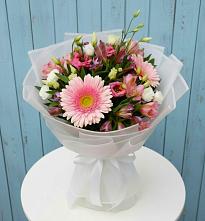 Букет цветов из:  Герберы, Альстромерии и Лизиантусы в Нижнее Казанище