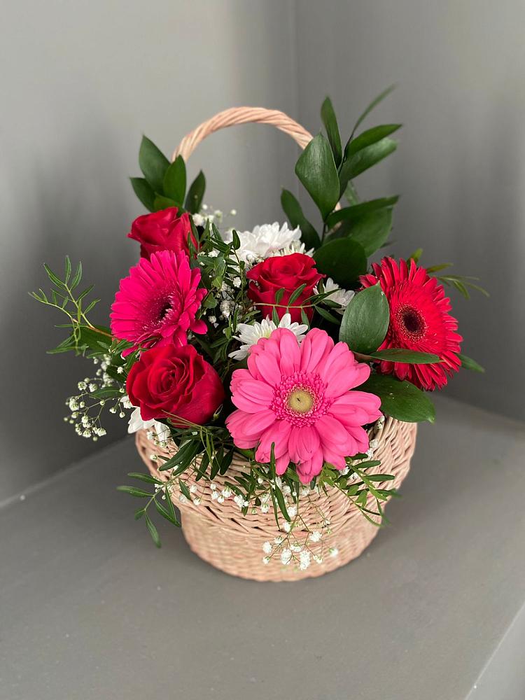 Цветочная композиция из Розы, Хризантемы и Герберы в корзине в Нижнее Казанище