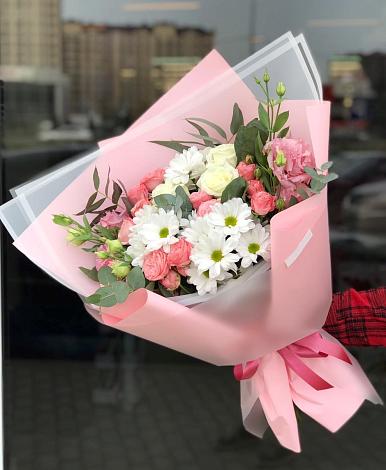 Букет цветов из: Розы, Лизиантусы и Хризантемы в Нижнее Казанище
