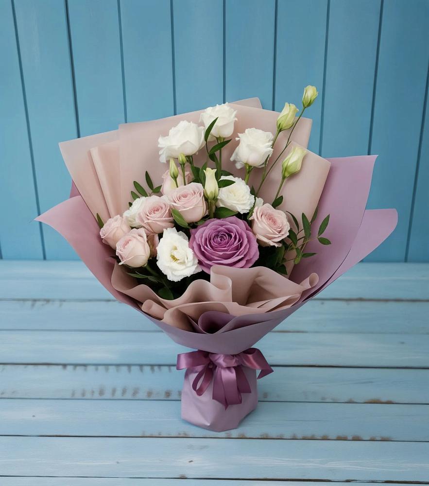 Букет цветов из: Розы и Лизиантусы в Нижнее Казанище